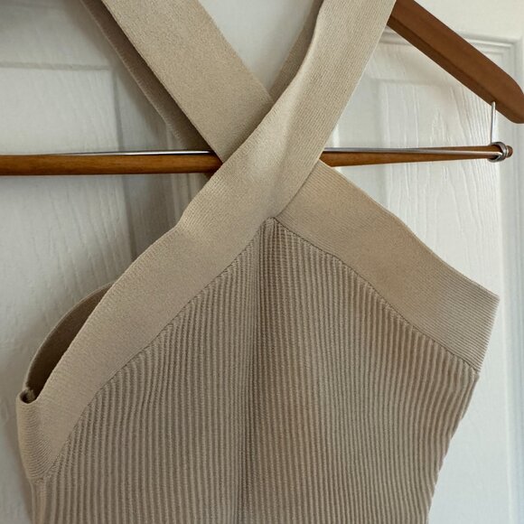 NWT Aritzia Babaton Sculpt Knit Criss Cross Tank XXS Matte Pearl - Picture 10 of 10